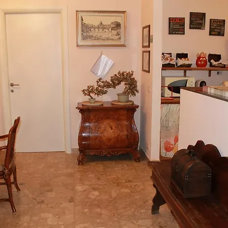 Lupa Alojamento de Acomodação e Pequeno-almoço Roma